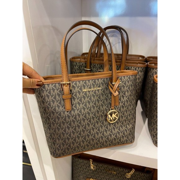 MICHAEL KORS JET SET TRAVEL XS Carry All Crossbody Top Zip Tote NWT $498 - Picture 9 of 9